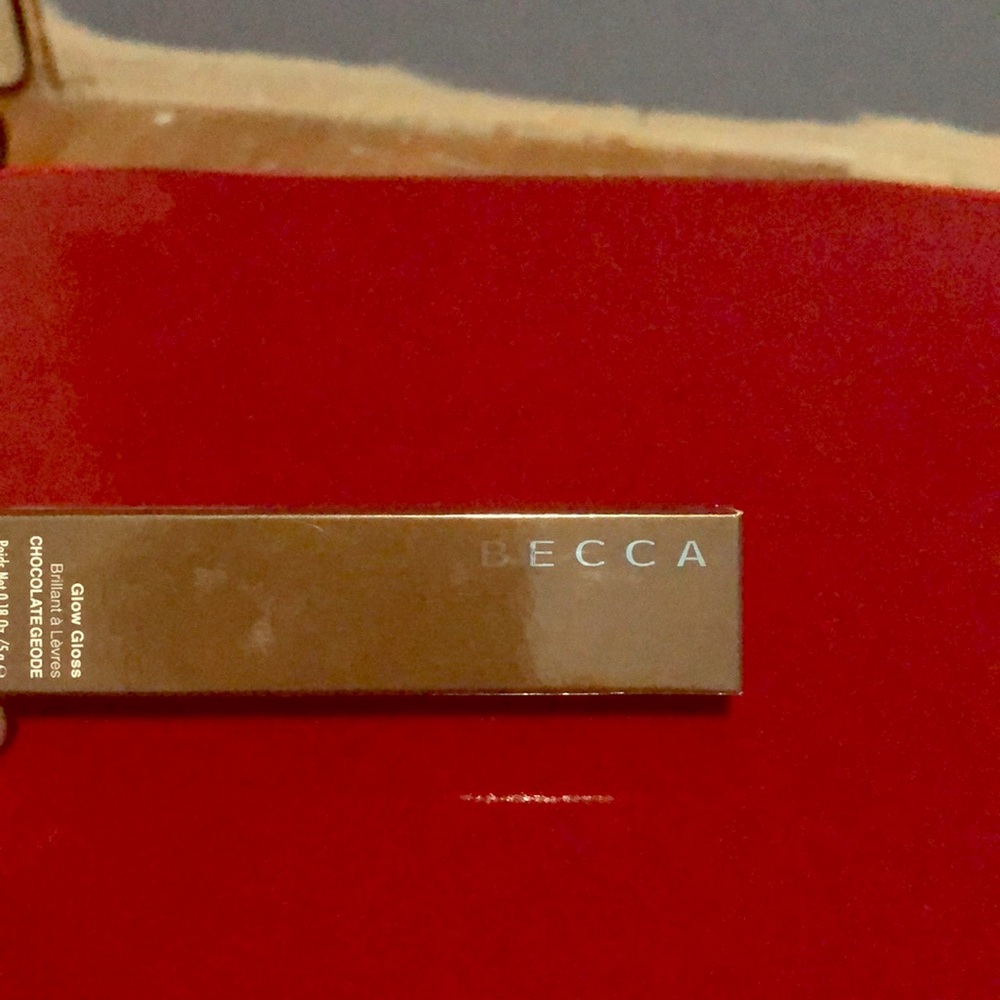 Becca glow gloss